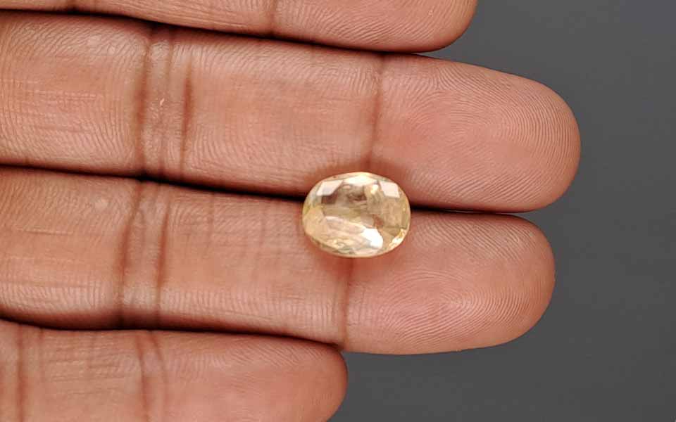 Yellow Sapphire - 5.55 Carat