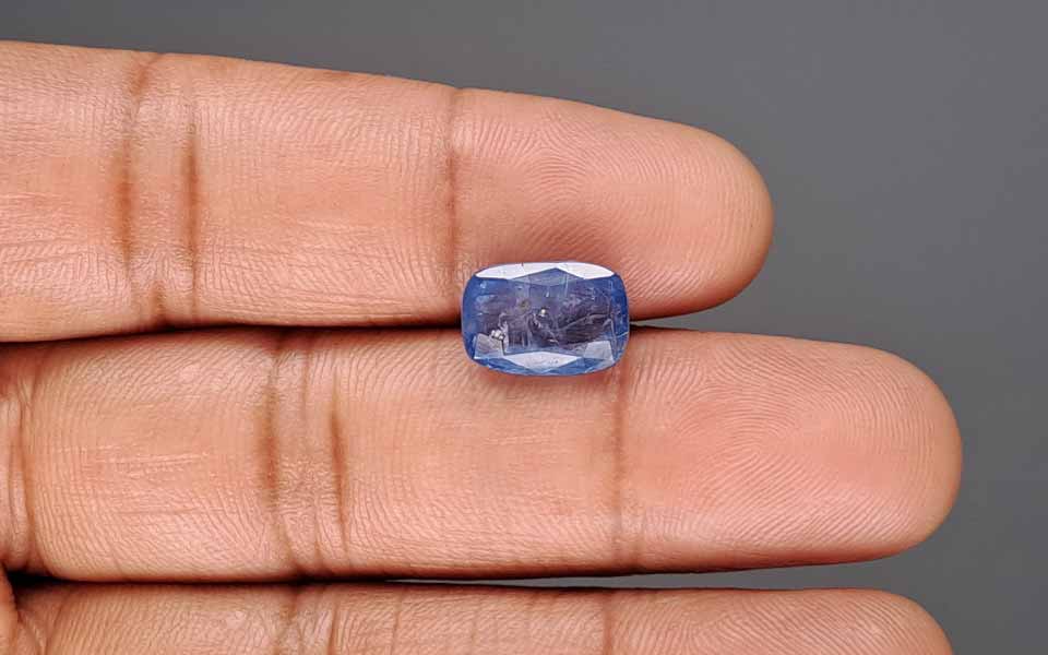 Blue Sapphire - 6.17 Carat