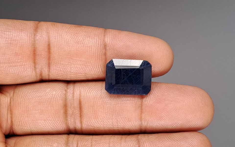 Blue Sapphire - 10.78 Carat