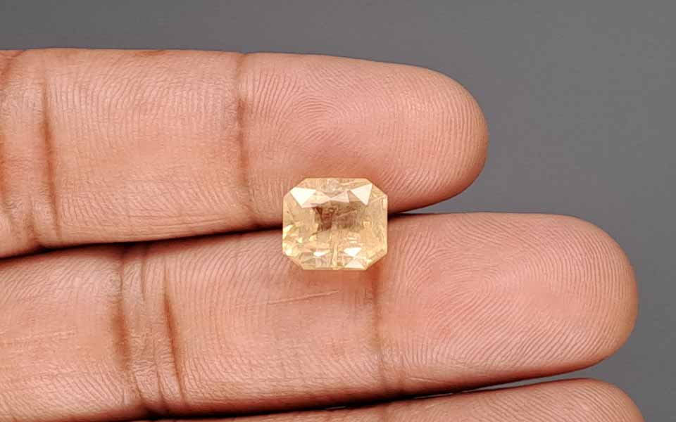 Yellow Sapphire - 6.63 Carat