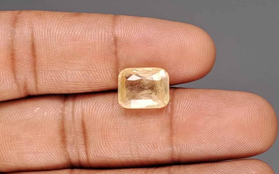 Yellow Sapphire - 7.16 Carat