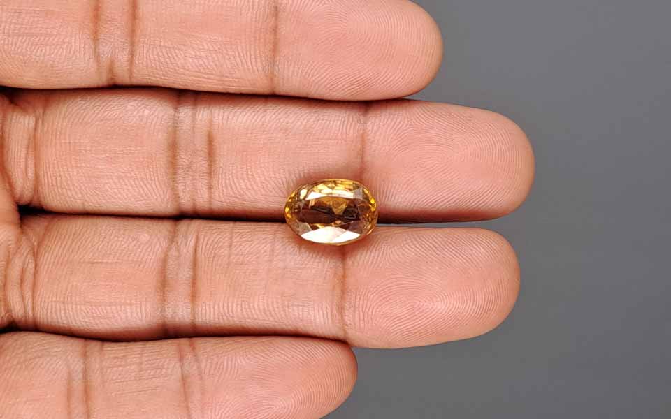 Yellow Zircon - 8.54 Carat