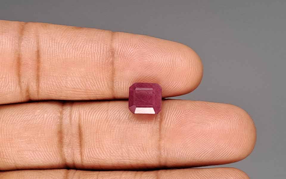 Ruby - 4.73 Carat