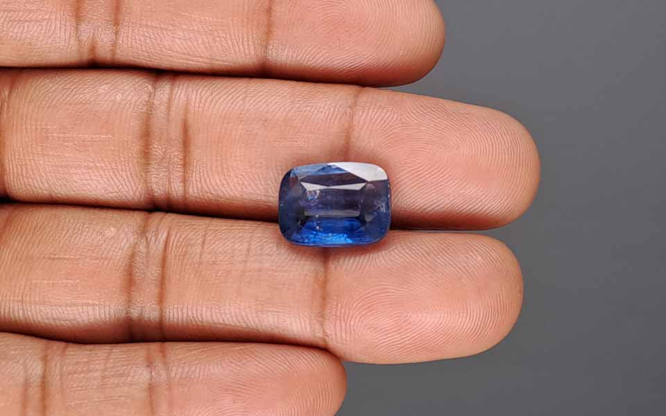 Blue Sapphire - 8.61 Carat