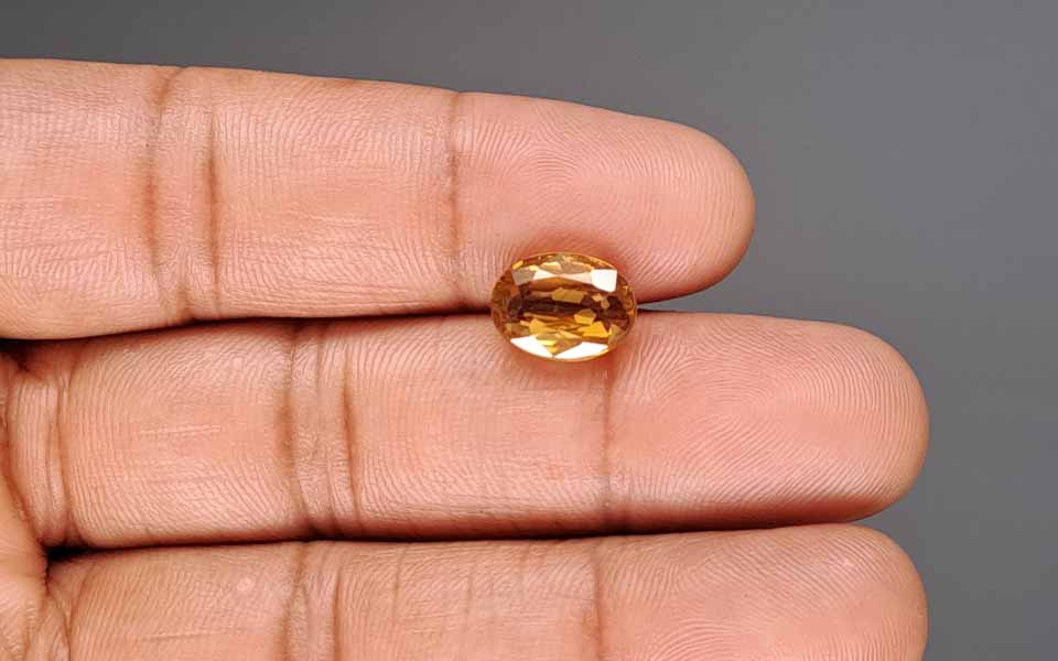 Yellow Zircon - 7.11 Carat