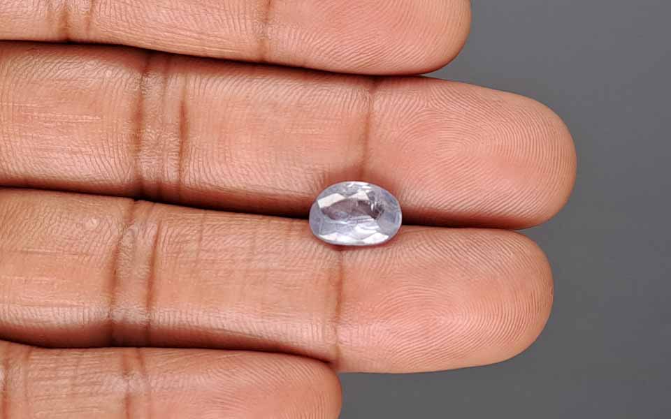 Blue Sapphire - 3.20 Carat