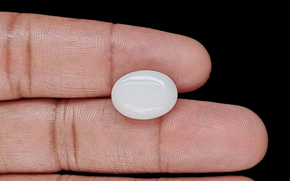 White Opal - 6.76 Carat