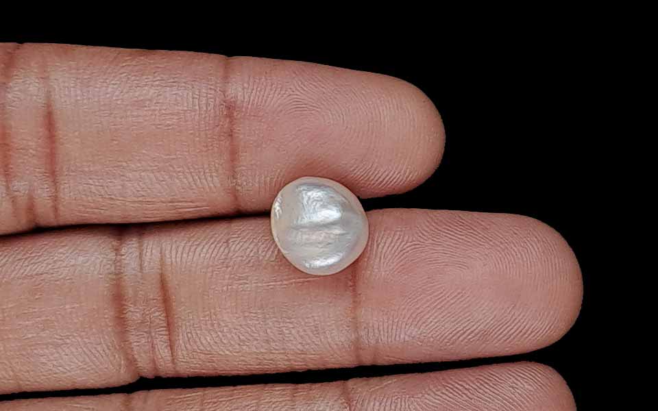 Pearl - 5.29 Carat