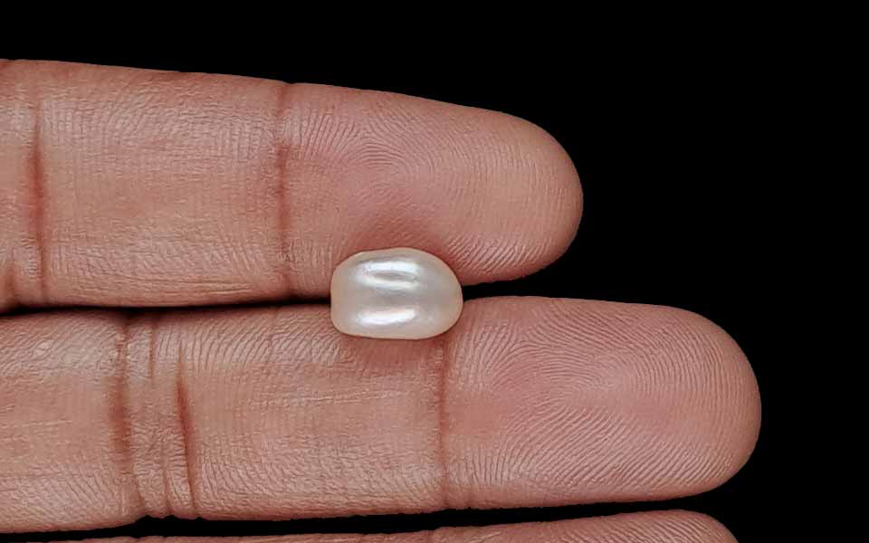 Pearl - 3.68 Carat