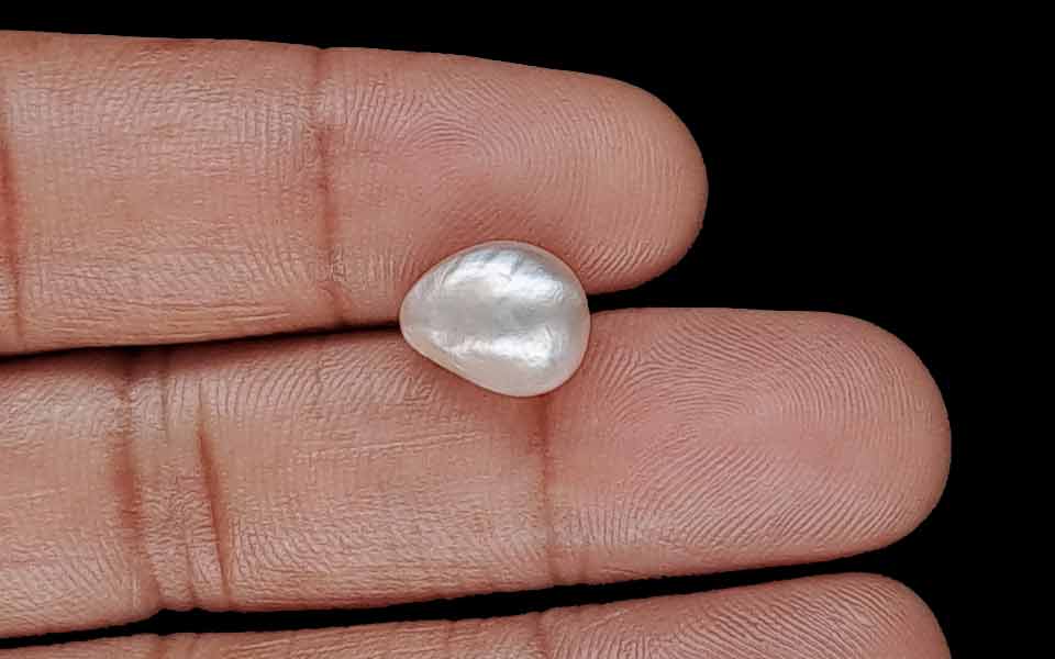 Pearl - 5.58 Carat