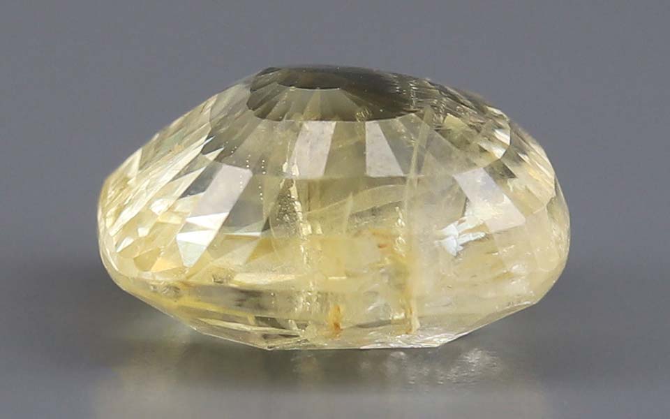 Yellow Sapphire - 7.61 Carat