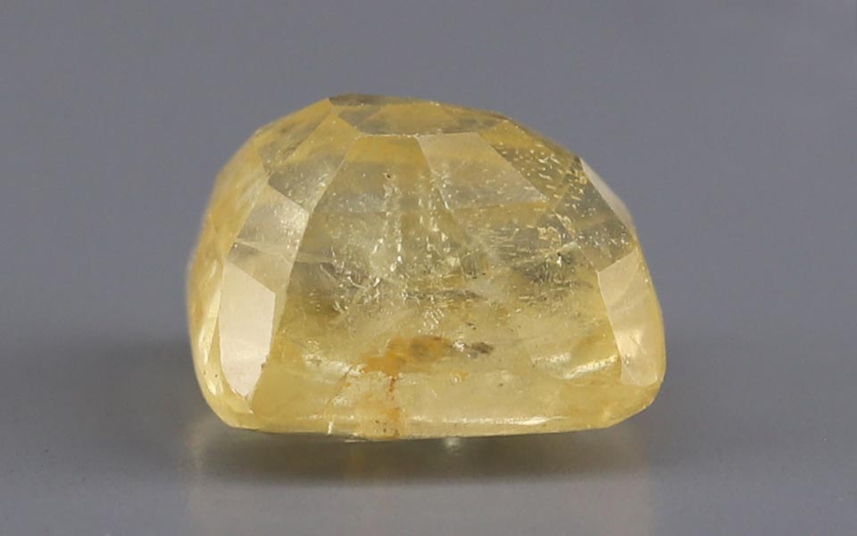 Yellow Sapphire - 4.71 Carat