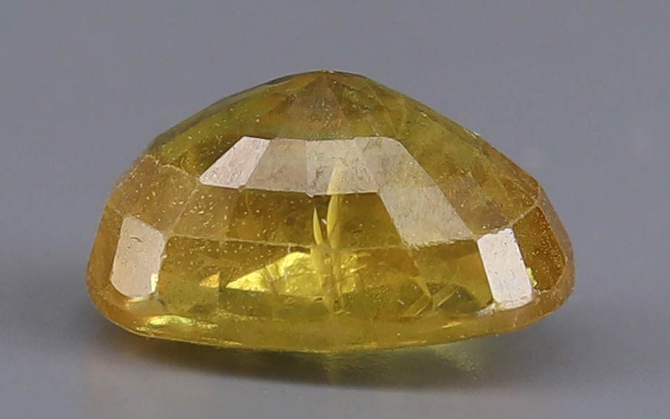 Yellow Sapphire - 4.55 Carat