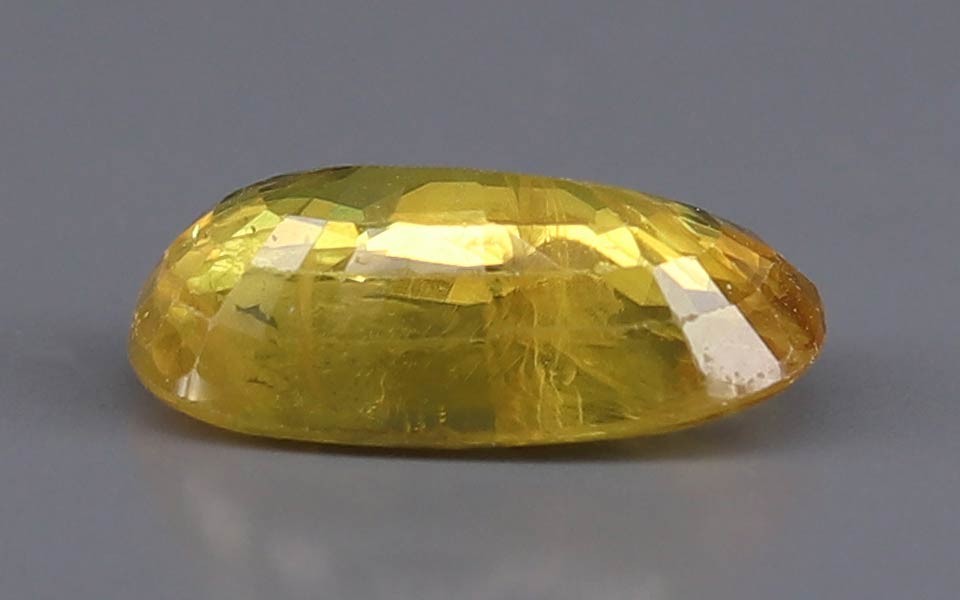 Yellow Sapphire - 4.26 Carat
