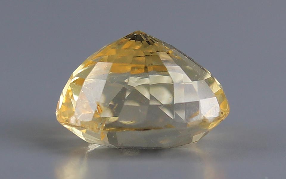Yellow Sapphire - 6.16 Carat