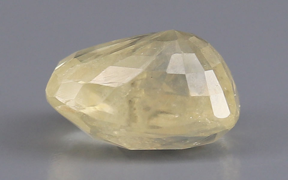 Yellow Sapphire - 5.60 Carat