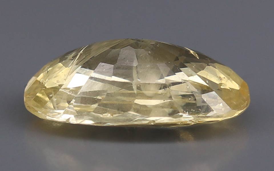 Yellow Sapphire - 6.61 Carat