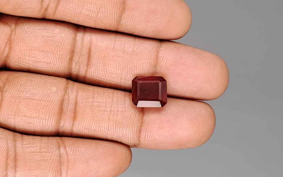 Hessonite (Gomed) - 5.39 Carat