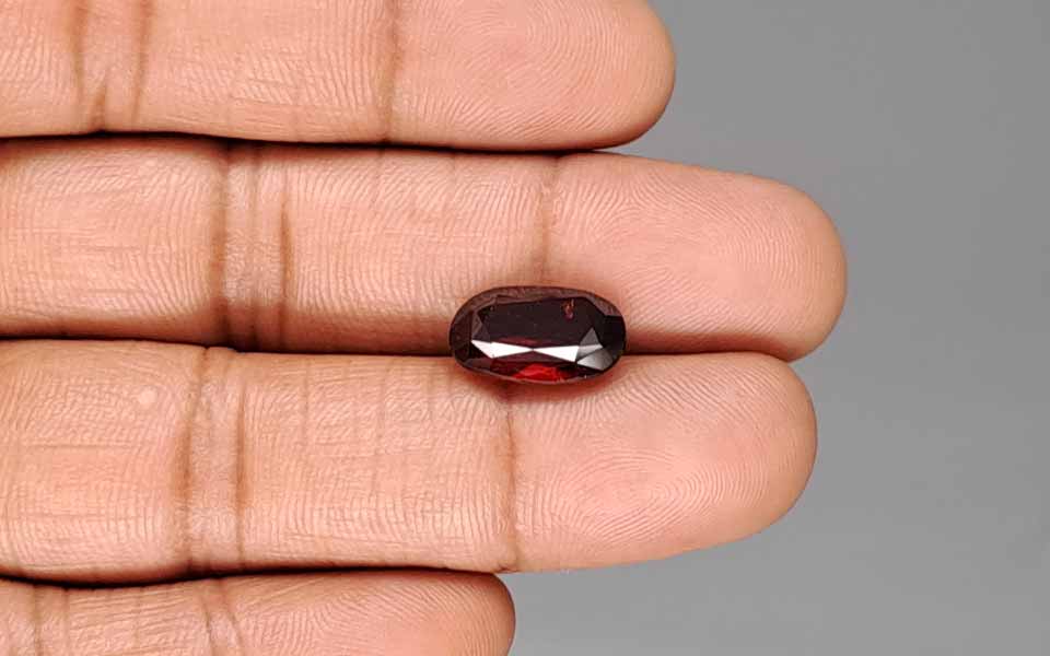 Hessonite (Gomed) - 5.72 Carat