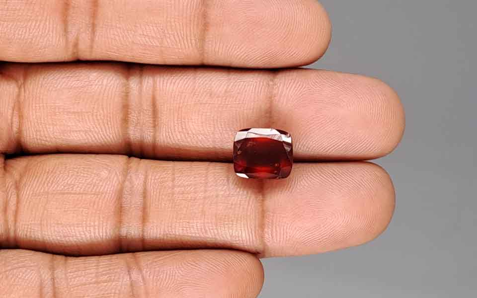 Hessonite (Gomed) - 5.99 Carat