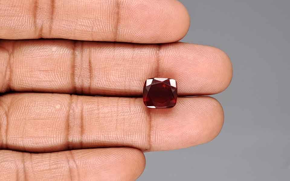 Hessonite (Gomed) - 6.59 Carat