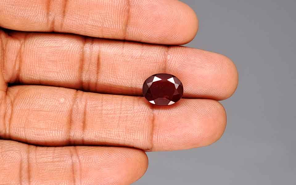 Hessonite (Gomed) - 6.82 Carat