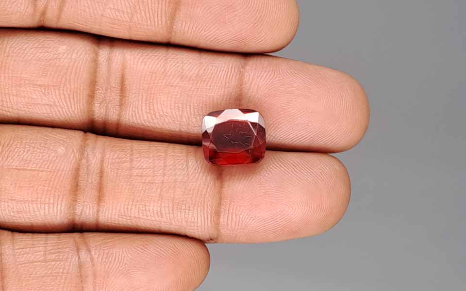 Hessonite (Gomed) - 7.08 Carat