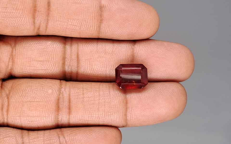 Hessonite (Gomed) - 7.19 Carat