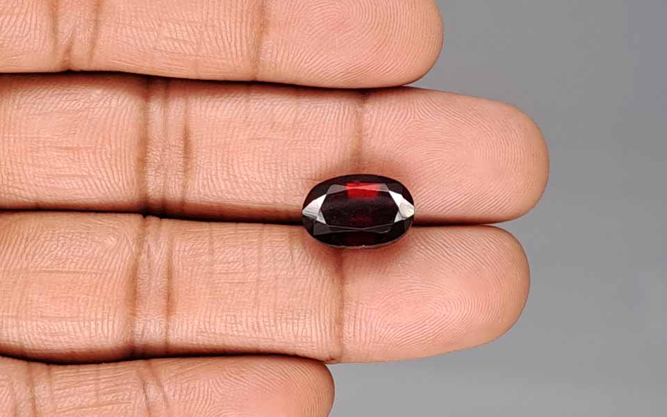 Hessonite (Gomed) - 7.75 Carat