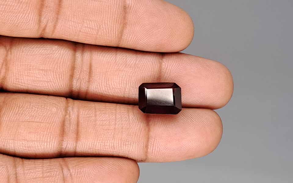 Hessonite (Gomed) - 9.35 Carat