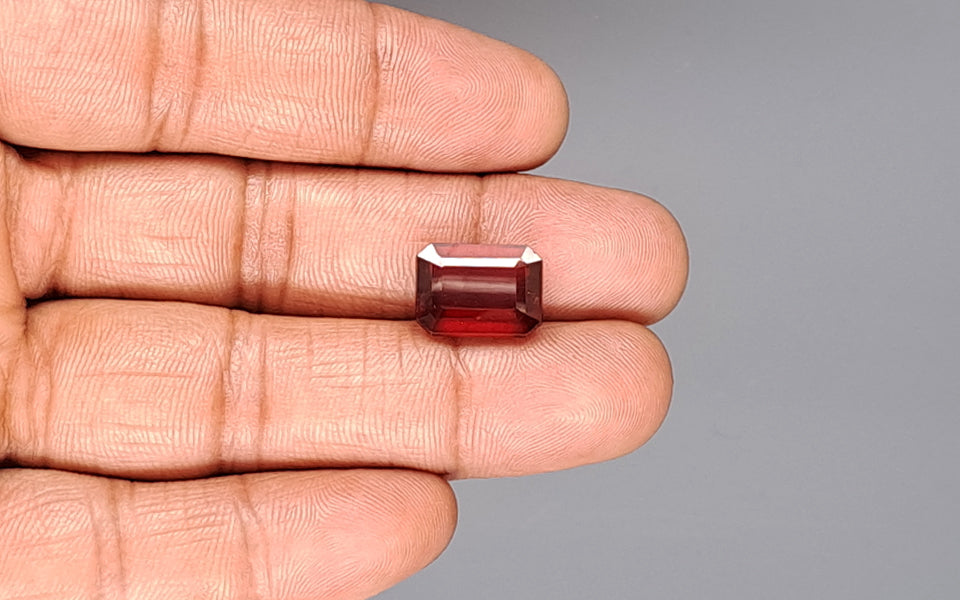 Hessonite (Gomed) - 9.53 Carat