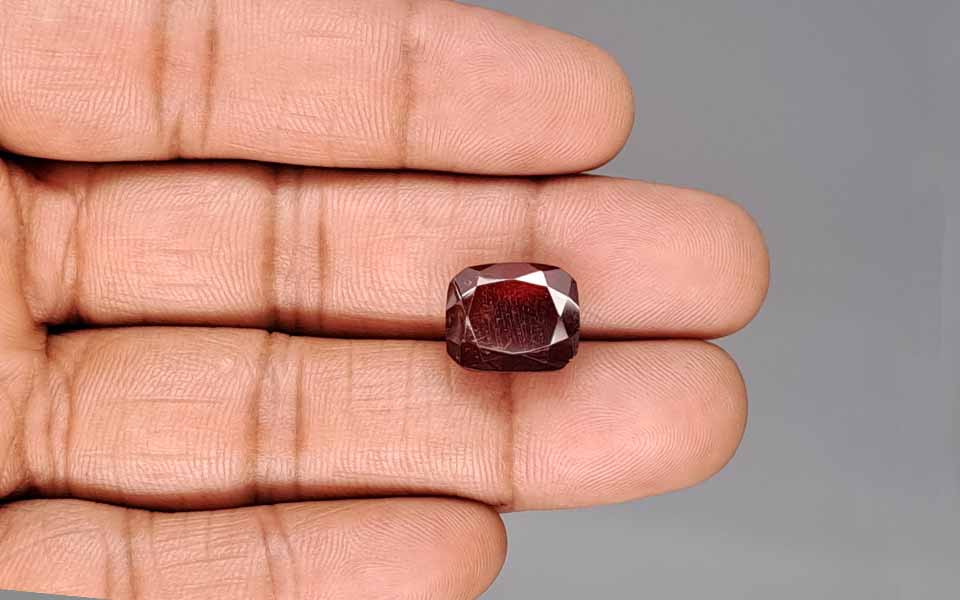 Hessonite (Gomed) - 9.96 Carat