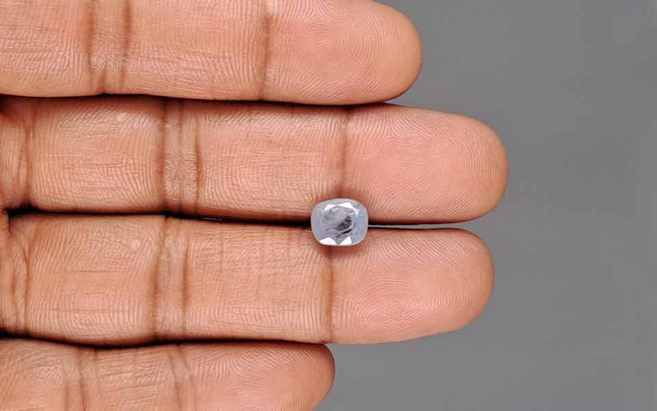 Blue Sapphire - 2.96 Carats