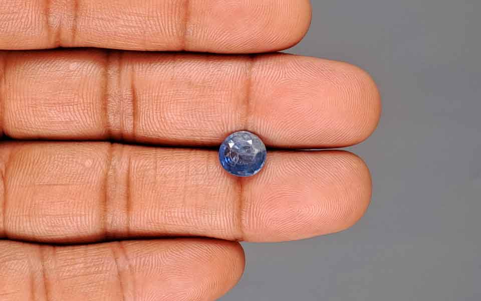 Blue Sapphire - 3.20 Carats