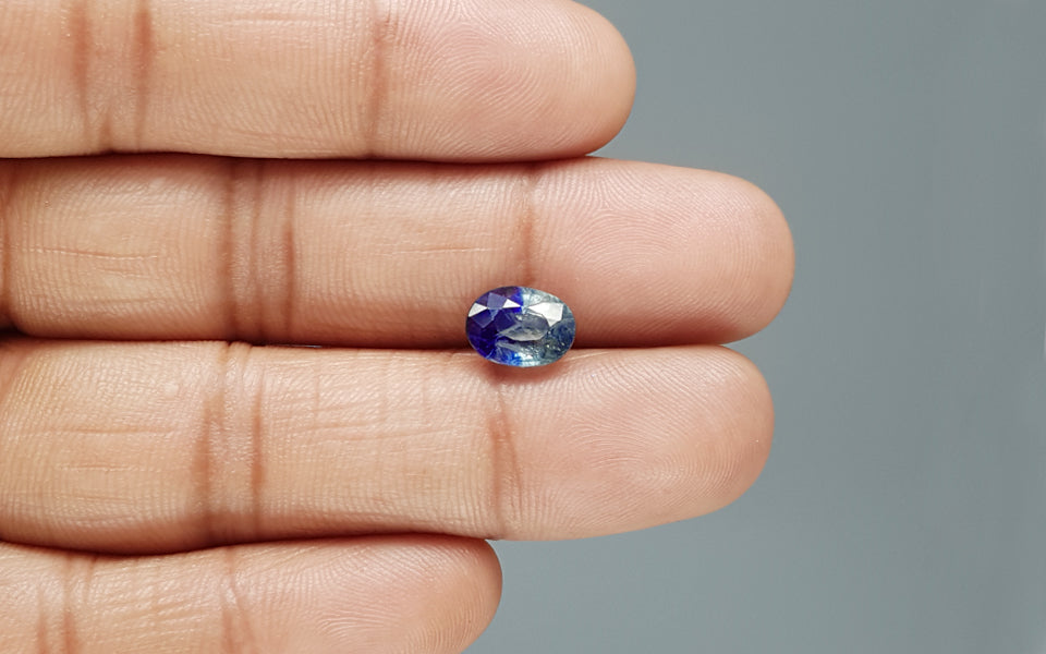 Blue Sapphire - 3.27 Carats