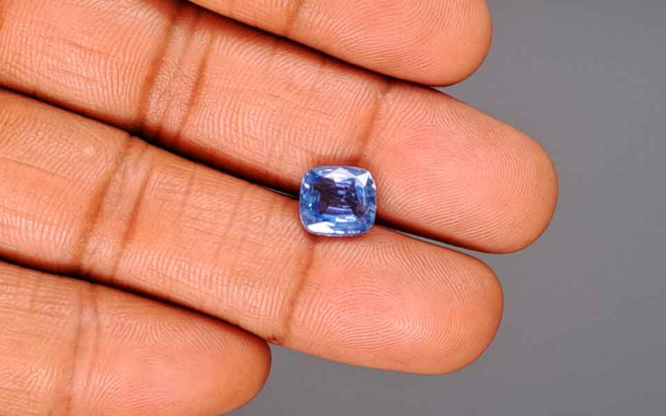 Blue Sapphire - 3.59 Carats
