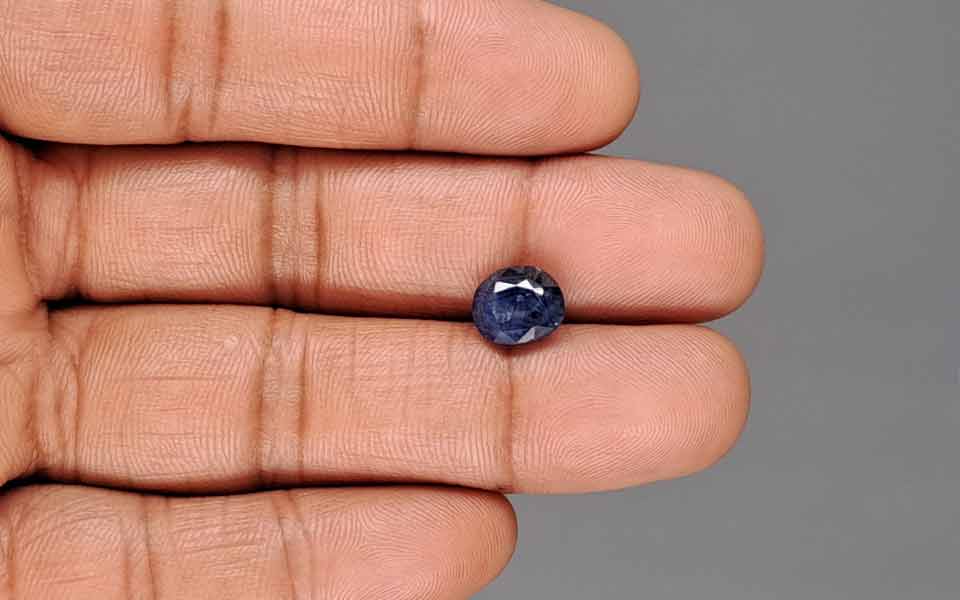 Blue Sapphire - 3.65 Carats