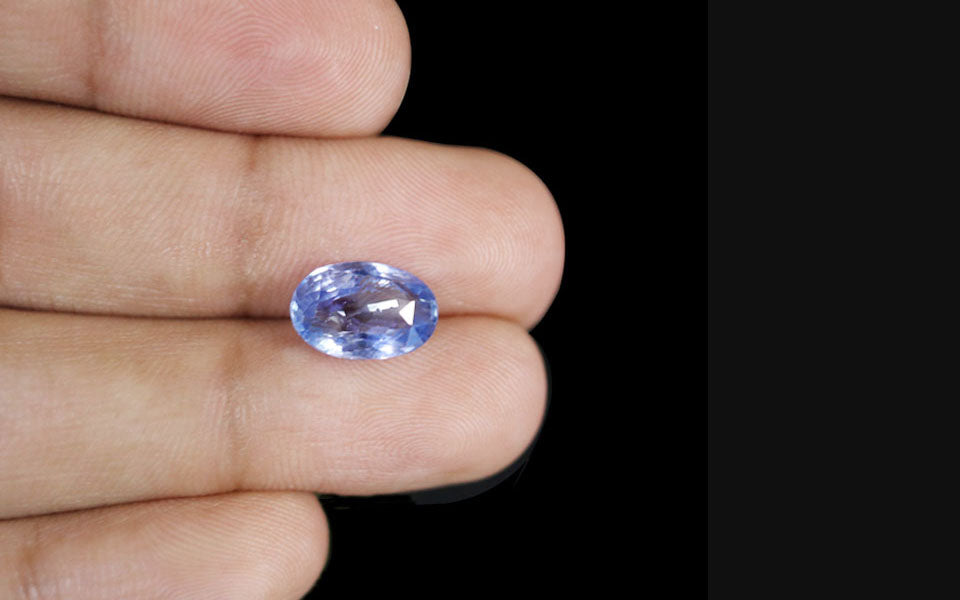 Blue Sapphire - 3.83 Carats