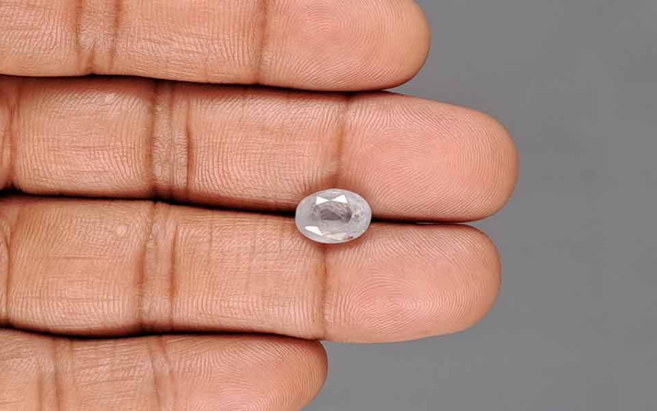 Blue Sapphire - 3.91 Carats