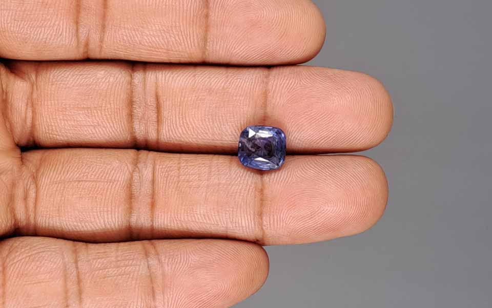Blue Sapphire - 4.01 Carats
