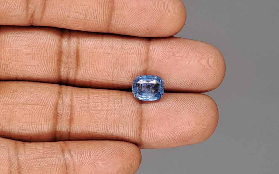 Blue Sapphire - 4.03 Carats