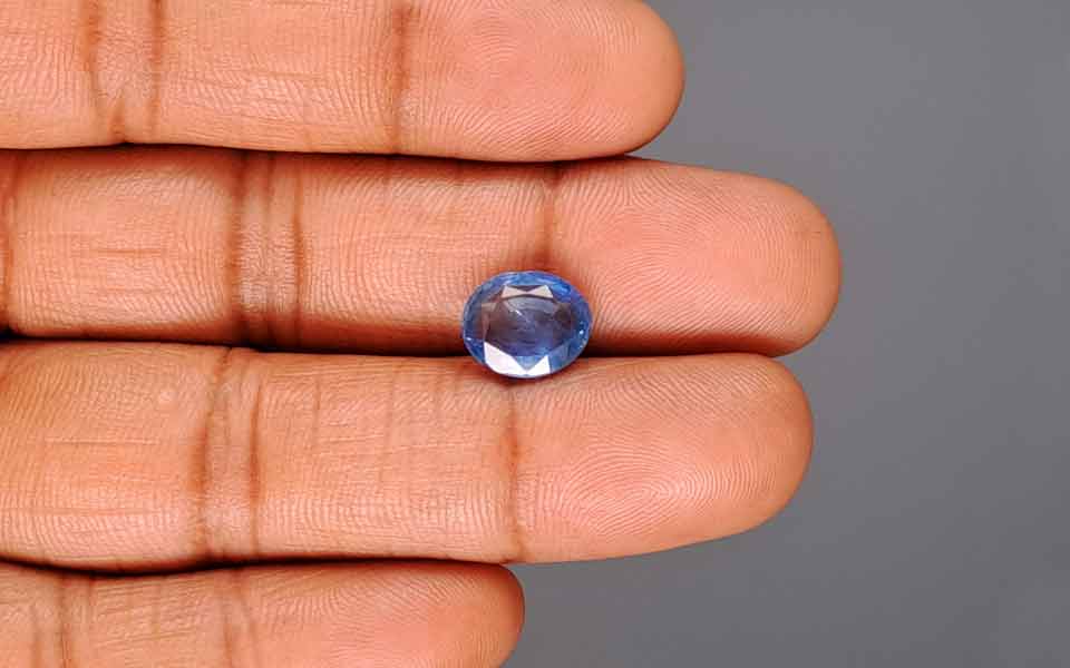 Blue Sapphire - 4.11 Carats