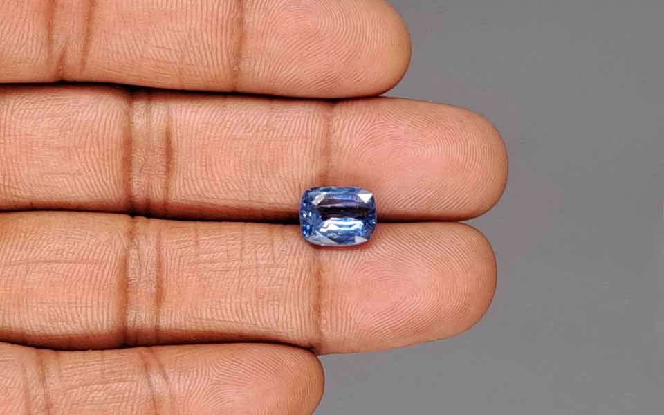 Blue Sapphire - 4.12 Carats