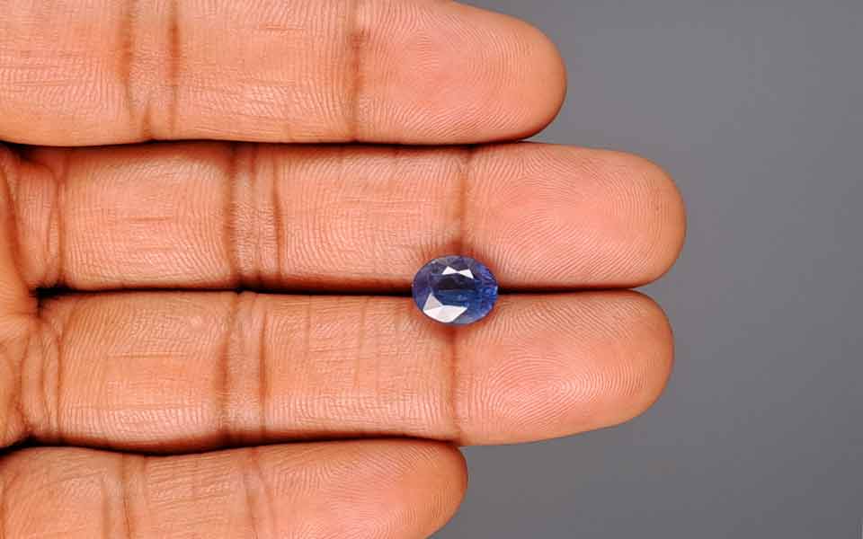 Blue Sapphire - 4.22 Carats