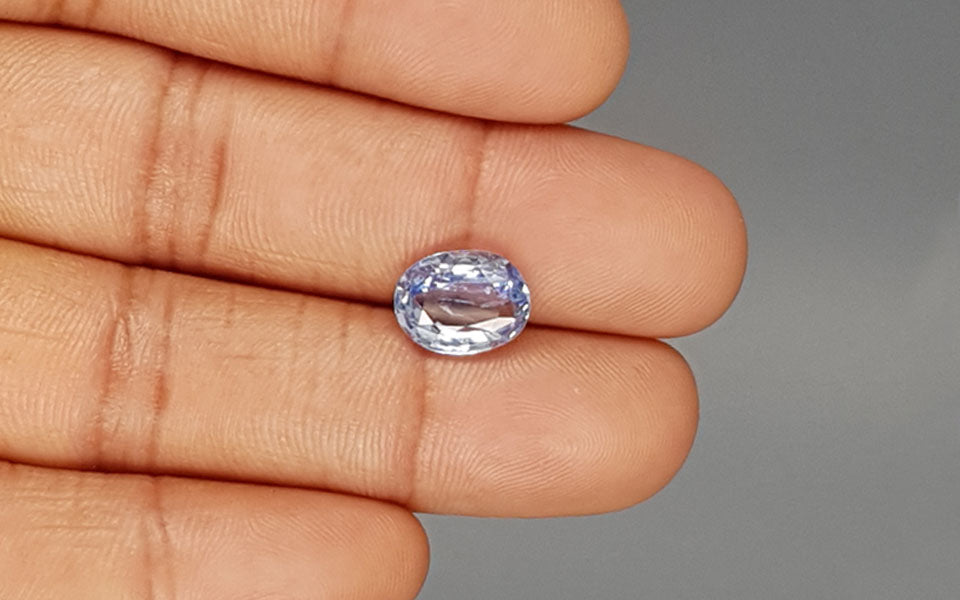 Blue Sapphire - 4.38 Carats
