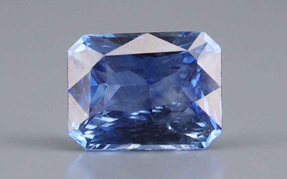 Blue Sapphire - 4.59 Carats