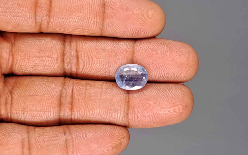 Blue Sapphire - 5.04 Carats
