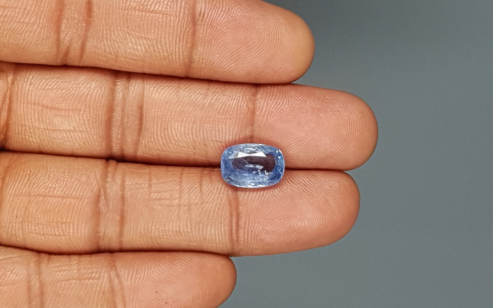 Blue Sapphire - 5.36 Carats