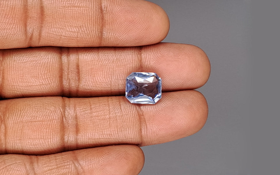 Blue Sapphire - 6.70 Carats