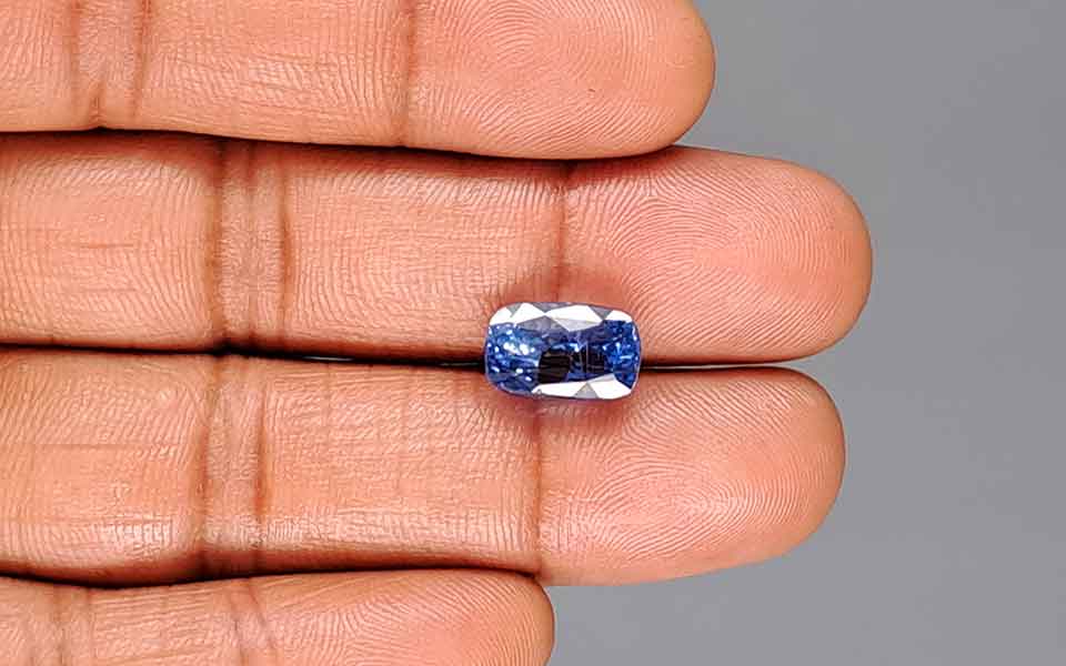 Blue Sapphire - 6.74 Carats